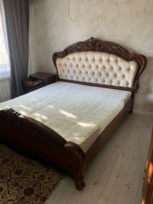 Продам спальный гарнитур