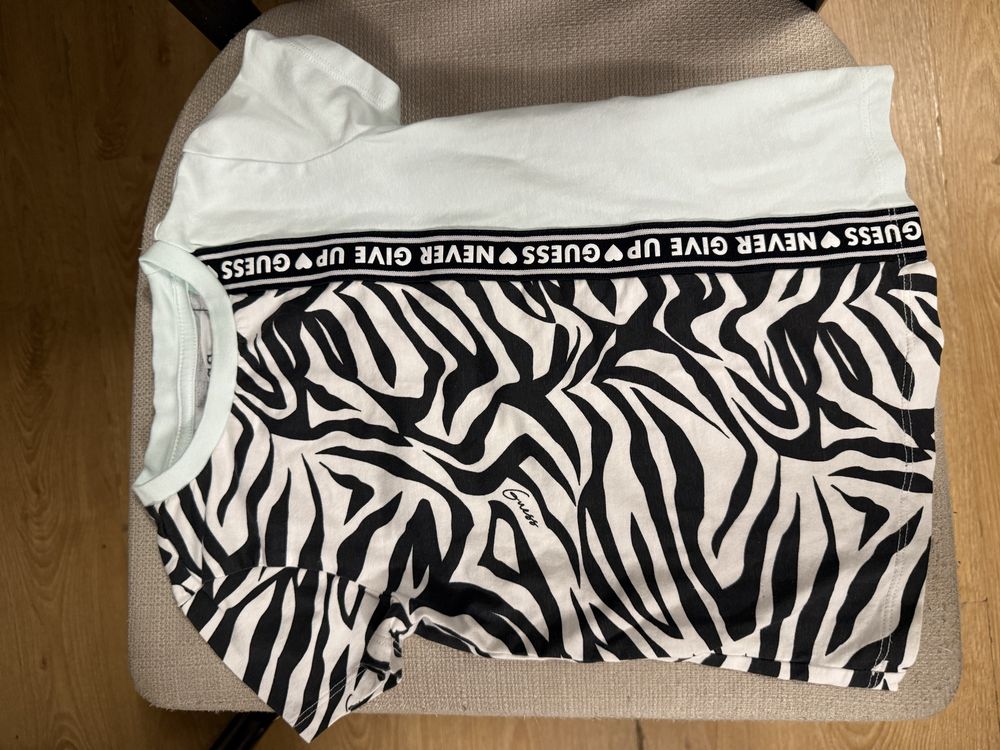 Дрехи GUESS за момиче 4 г.