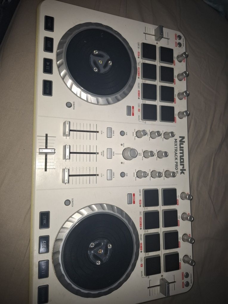 Consola Dj Numark Mixtrack 2