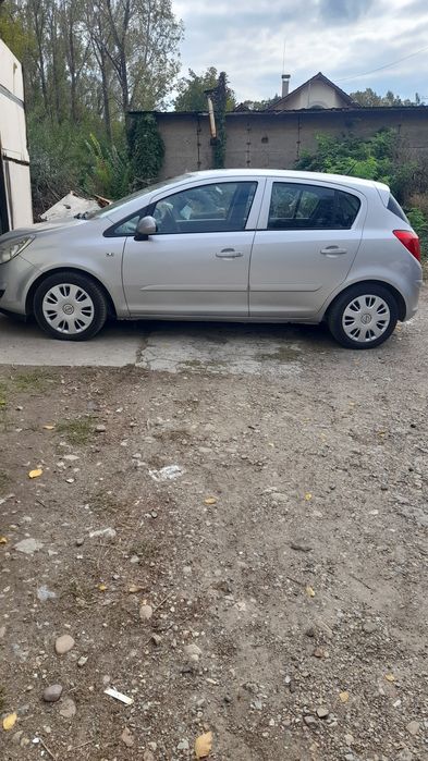 Опел корса D 2007 климатик 3700лв