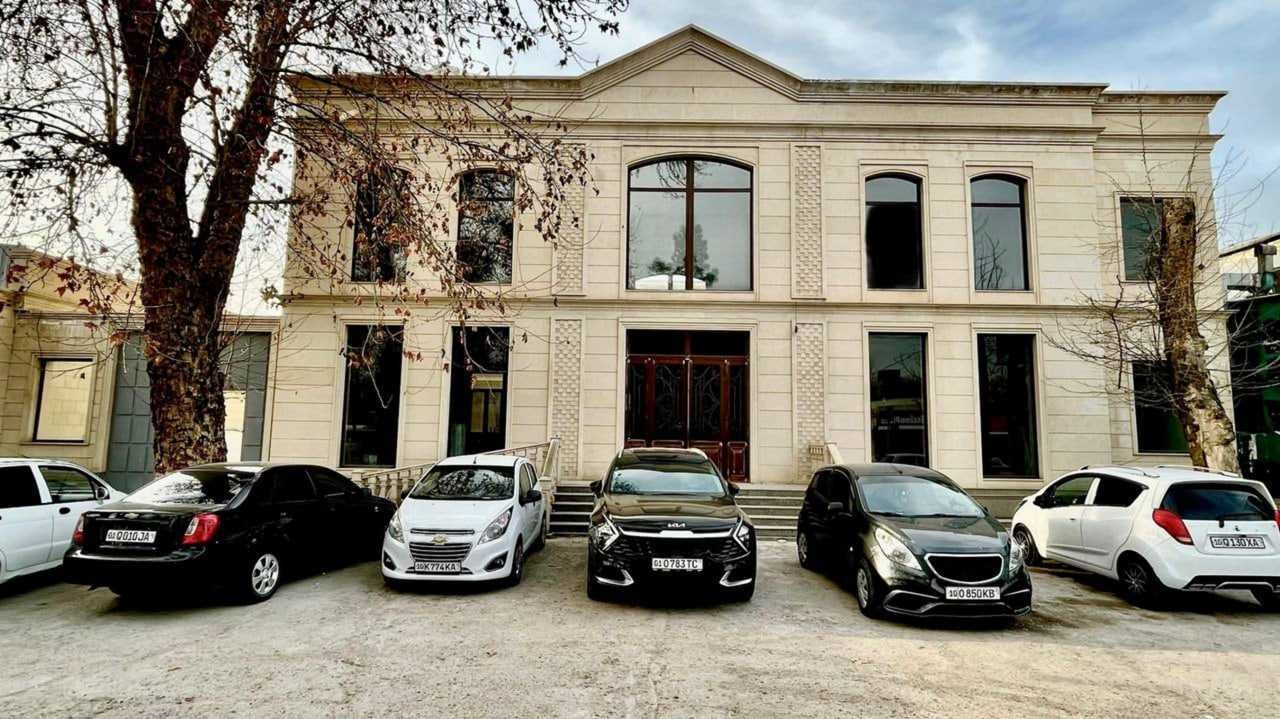 Сдаётся Здание Вдоль дороги 1400м2 ул.Луначарского