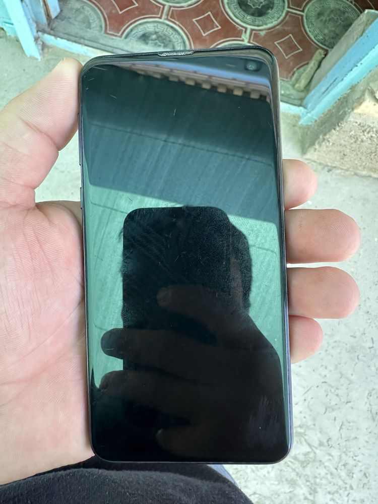 Samsung Galaxy S10E