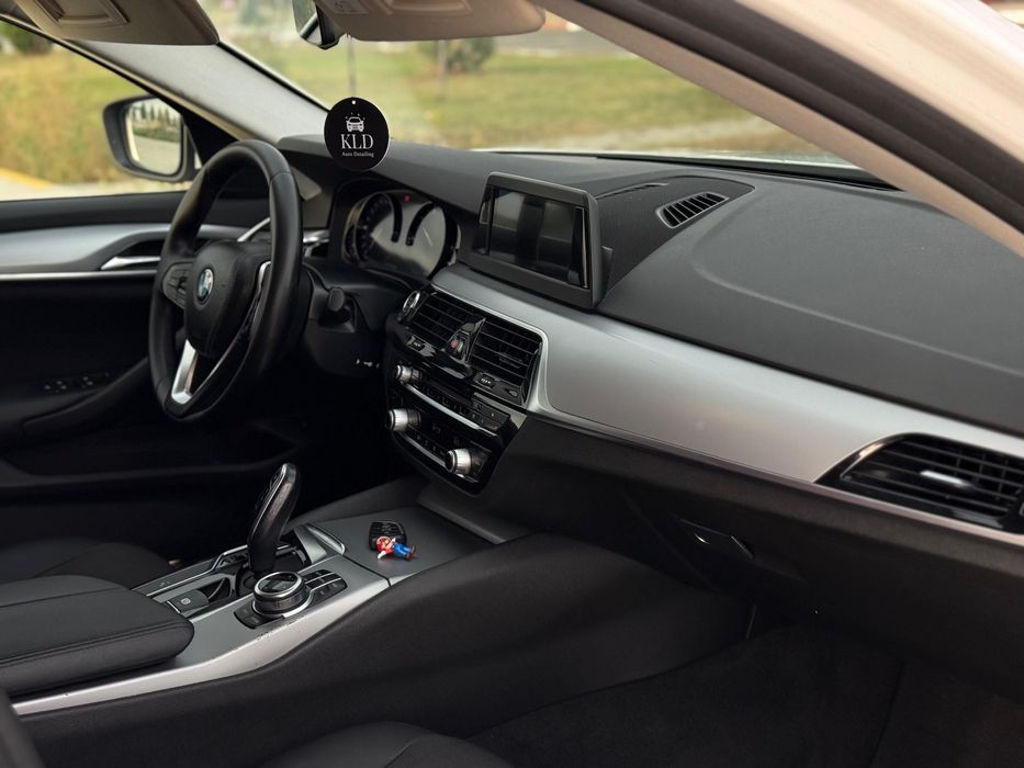 BMW  520 d. G30 2017