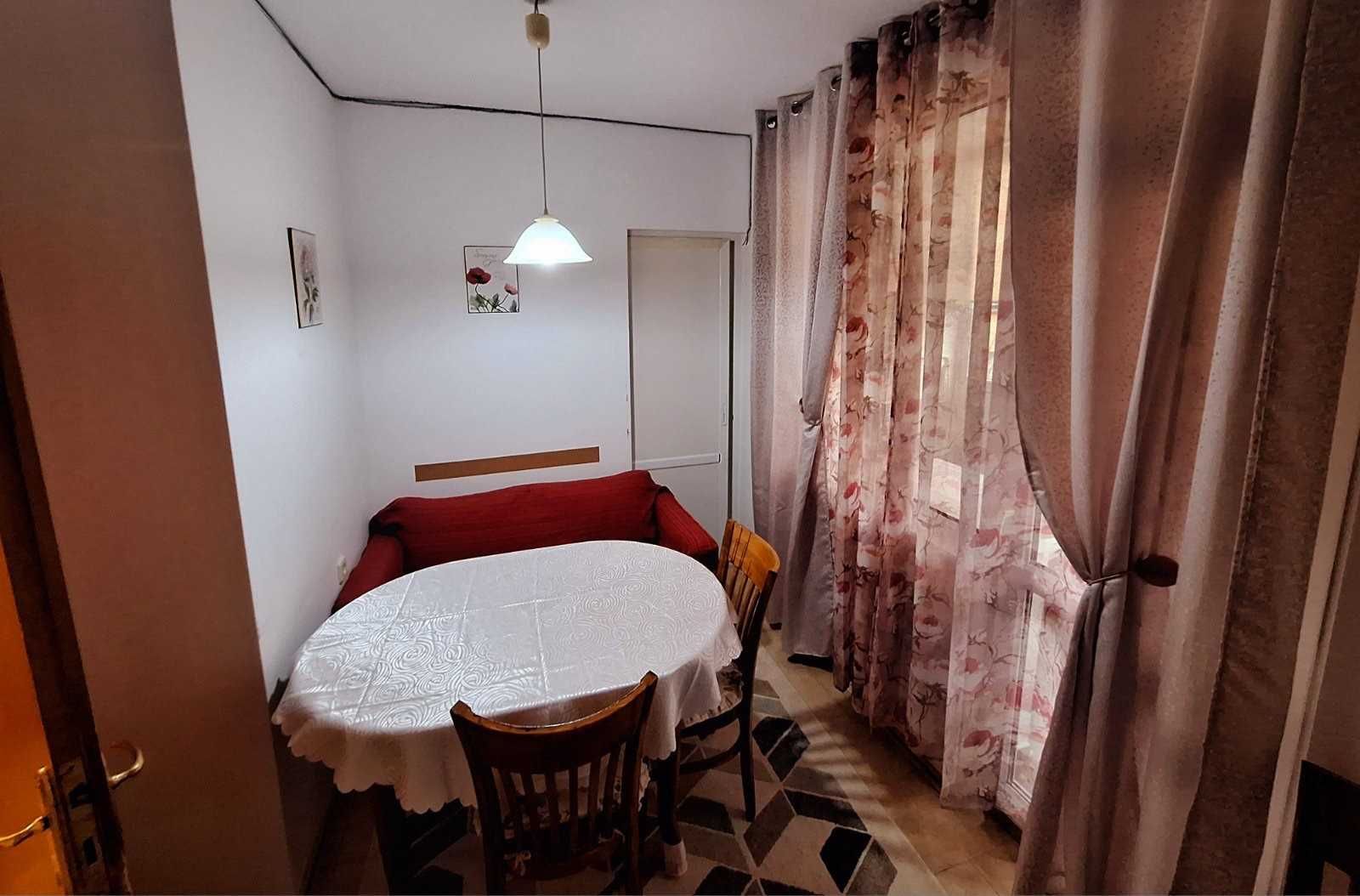 Тристаен апартамент, Братя Миладинови