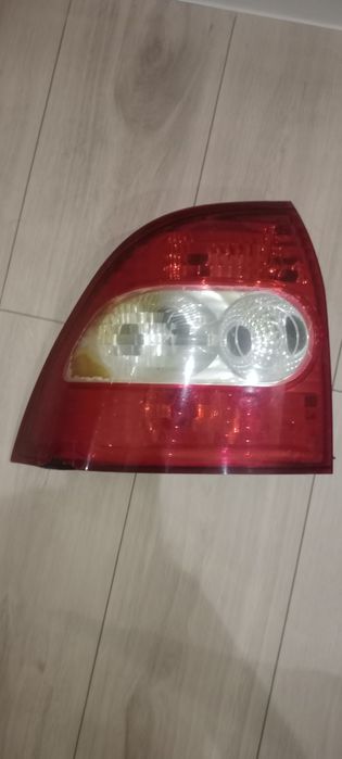 Продается задний фонарь от приоры