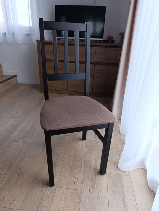 Scaune din lemn masiv