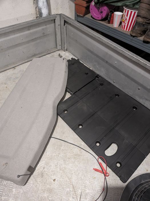 Кора и разделител за багажник за Ситроен C3 - 2006 год.