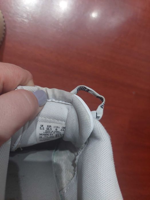 Adidasi puma albi marimea 38.5