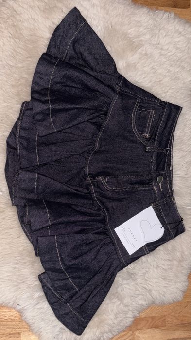 Чисто нова дънкова пола размер С