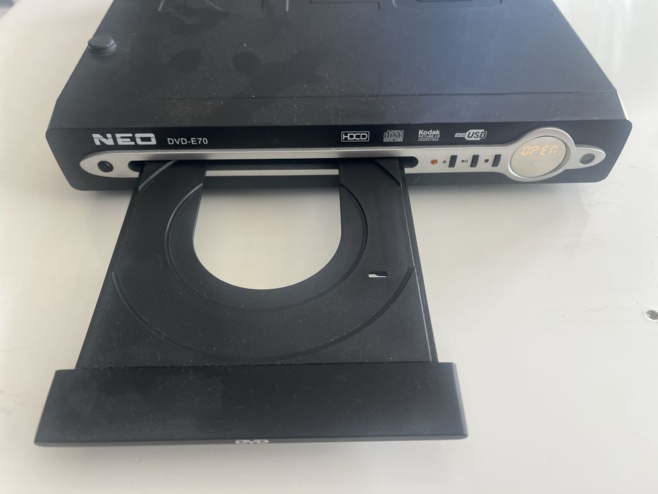 DVD - E70.  NEO.