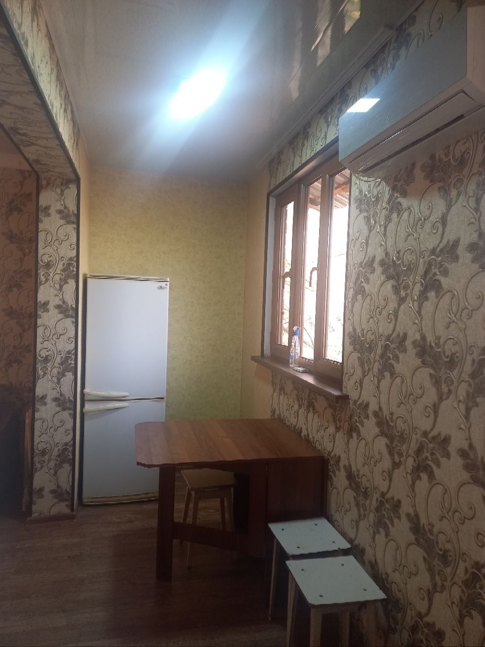 Продается квартира 1 в 2 комнатную на Чиланзаре 17 кв.      1/4/4