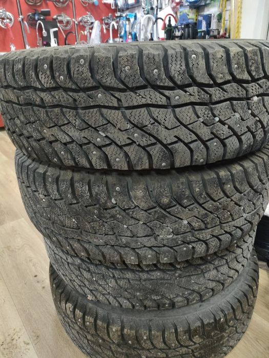 Продам шины 215/65 R 16 состояние отличное