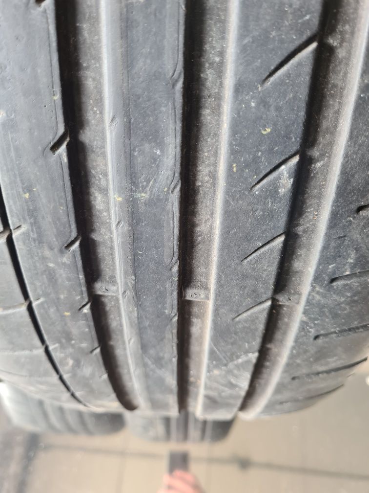 2 бр. летни гуми 235/50/18 Dunlop MOExtended RSC DOT 5016 4 mm