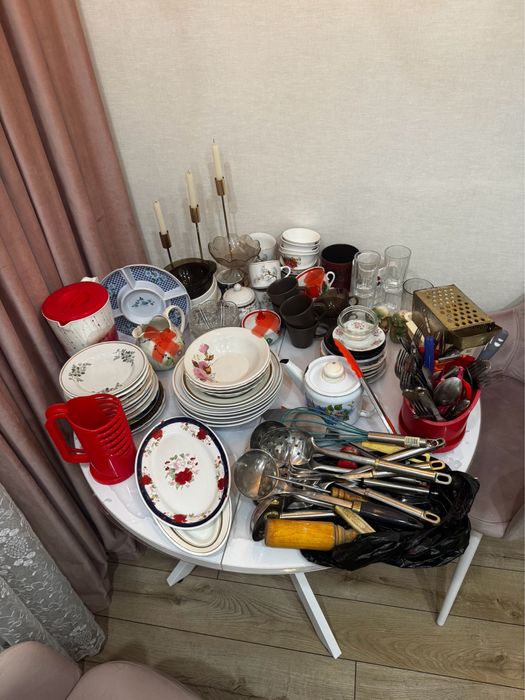 Посуда тарелки бокалы