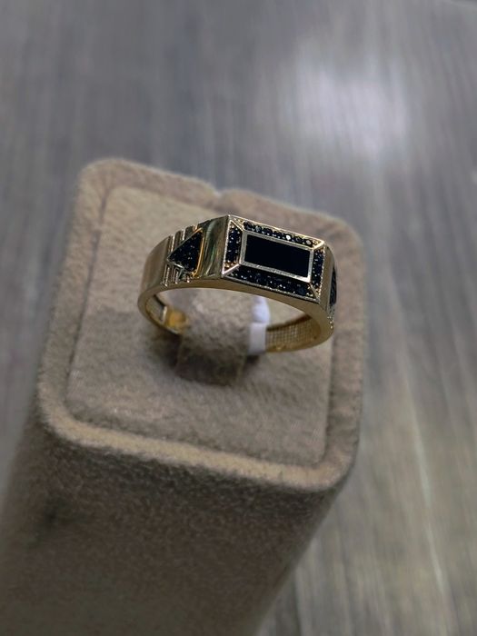 НОВ Златен пръстен 4.02гр / 14К