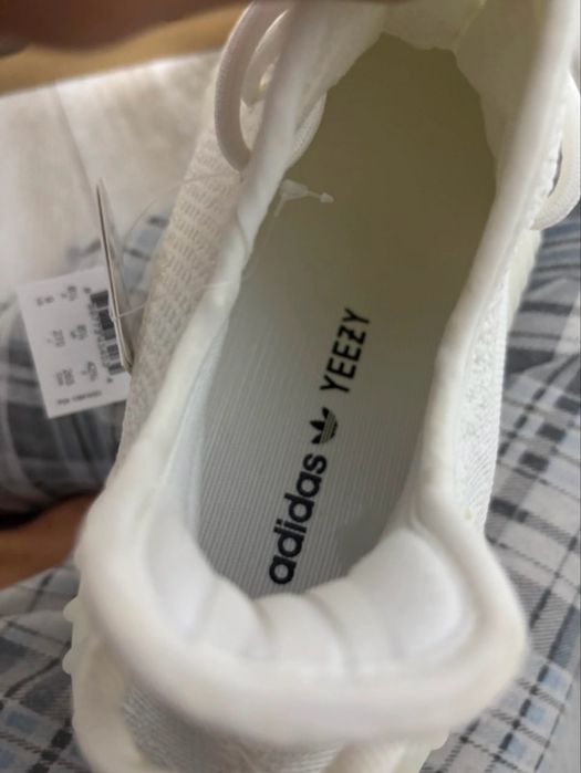 Adidași Yeezy Boost 350 V2 „Triple