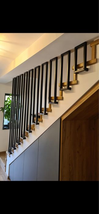 Scari suspendate,scari cu tije stil riflaj, balustrade,riflaje metalic