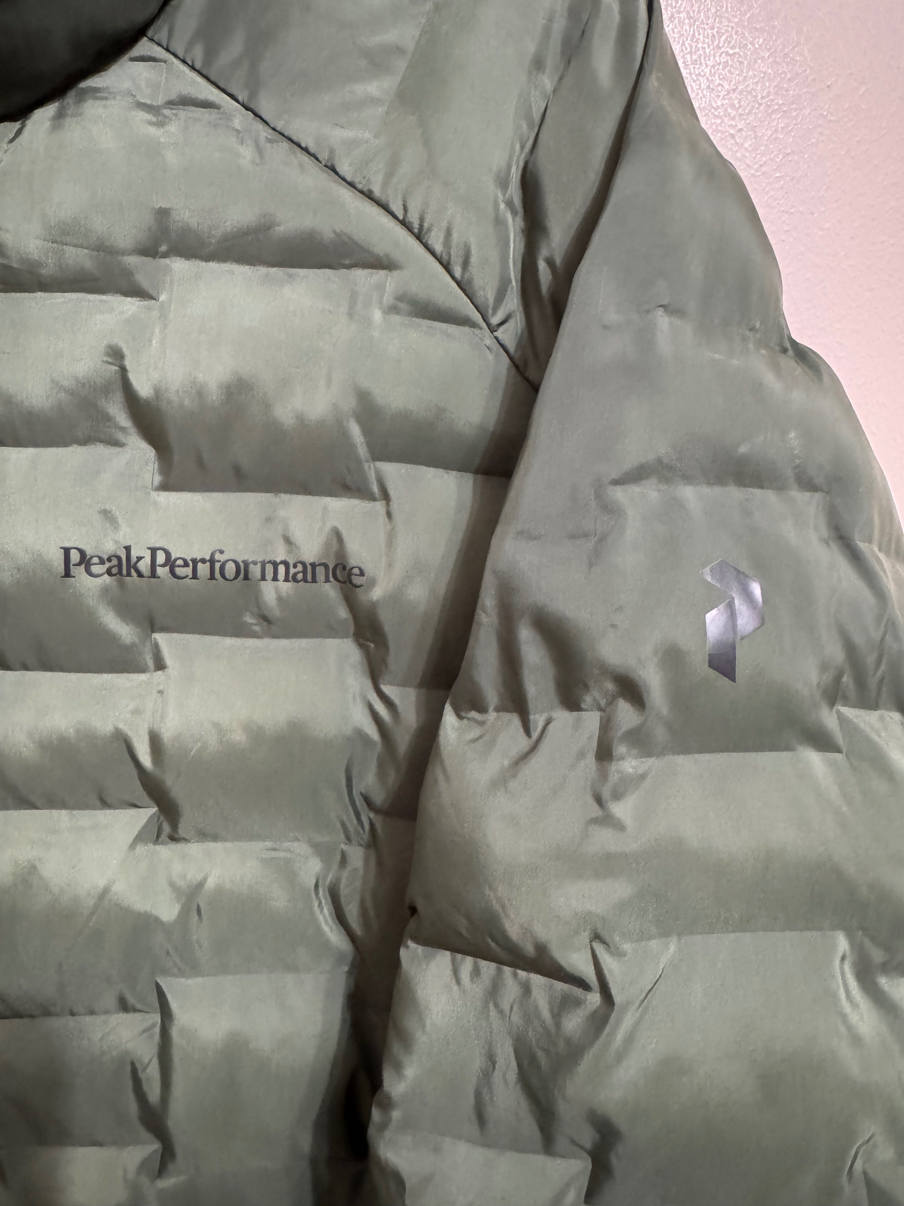Peak Performance M Argon Light Jacket.