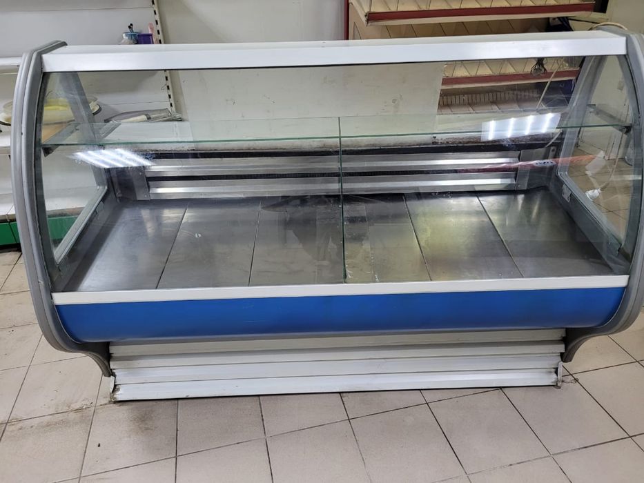 Холодильник для магазина