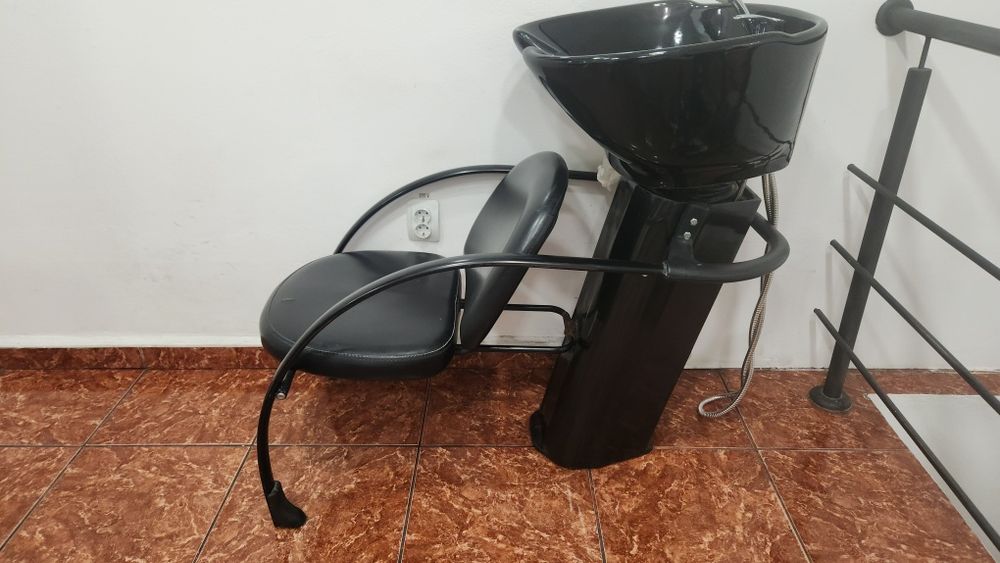 Vand scaune coafor, scafa, ucenic