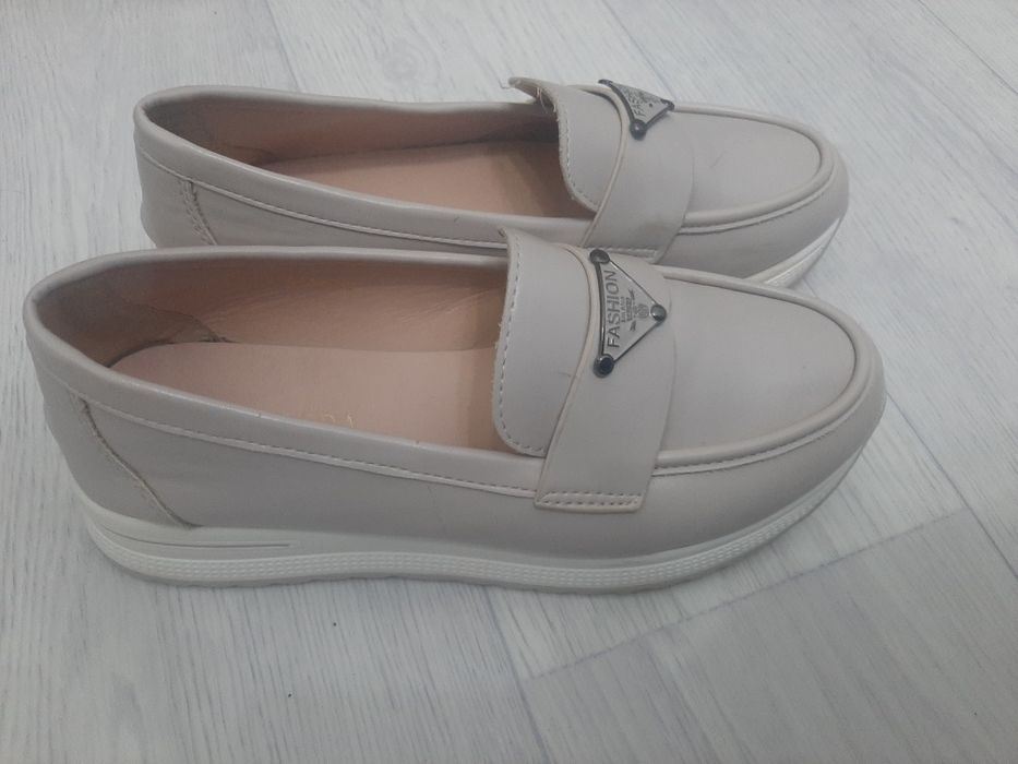 Ботинка женский осениий весенний