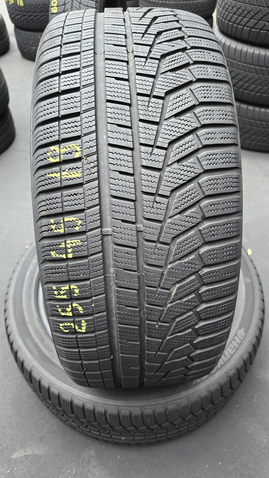 2 anvelope iarnă Hankook 255/45/19