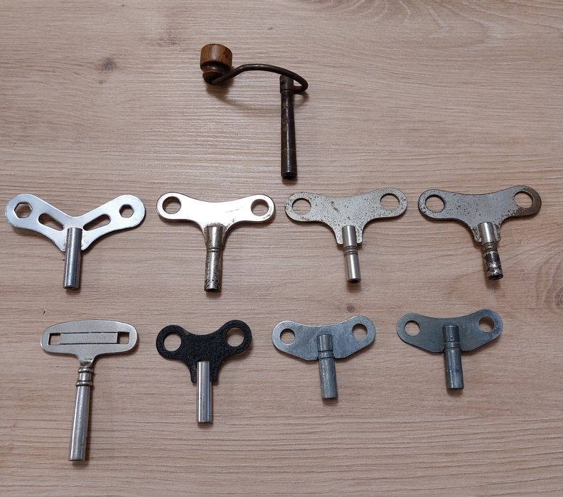 Ключета за стенни часовници, квадрат