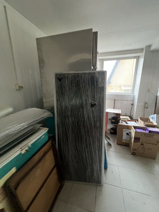 Cabină de duș 90x90 nouă – mică crăpătură – 800 lei