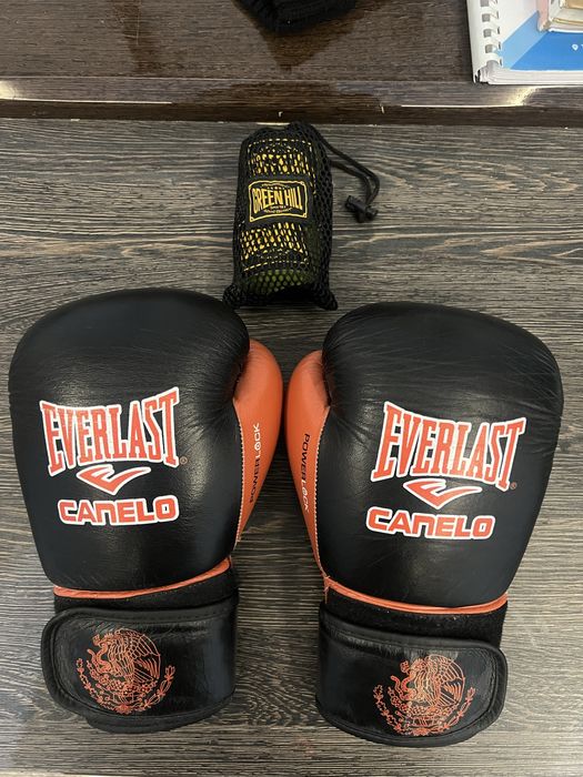 Боксерские перчатикр