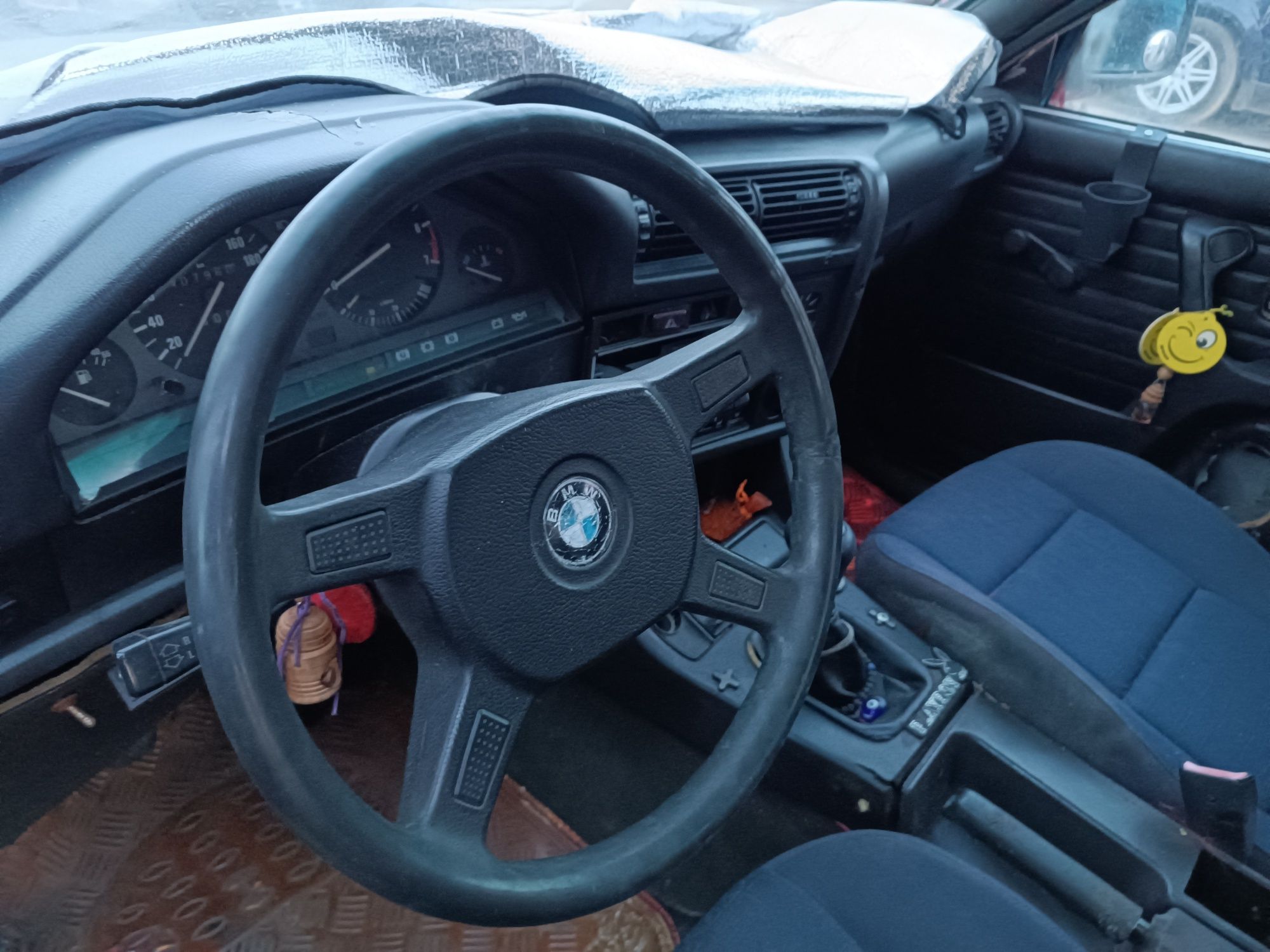 BMW E30 316 На части!