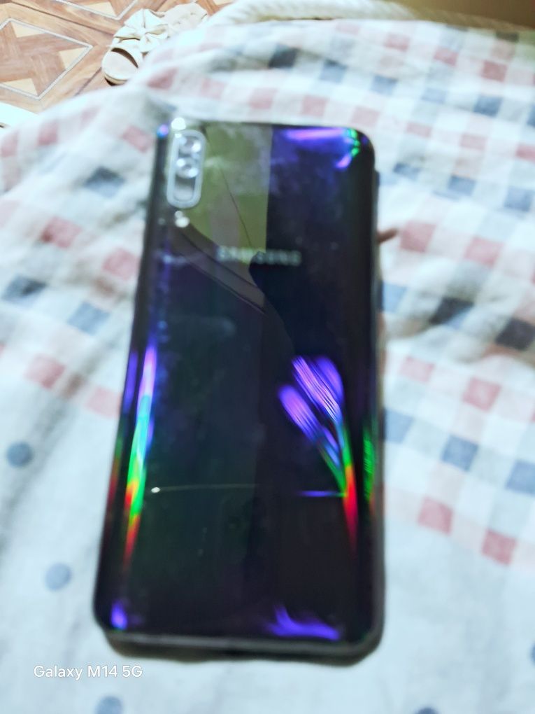 IPHONE GALAXY A50 sotiladi