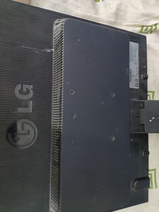 Монитор LG в отличном состоянии