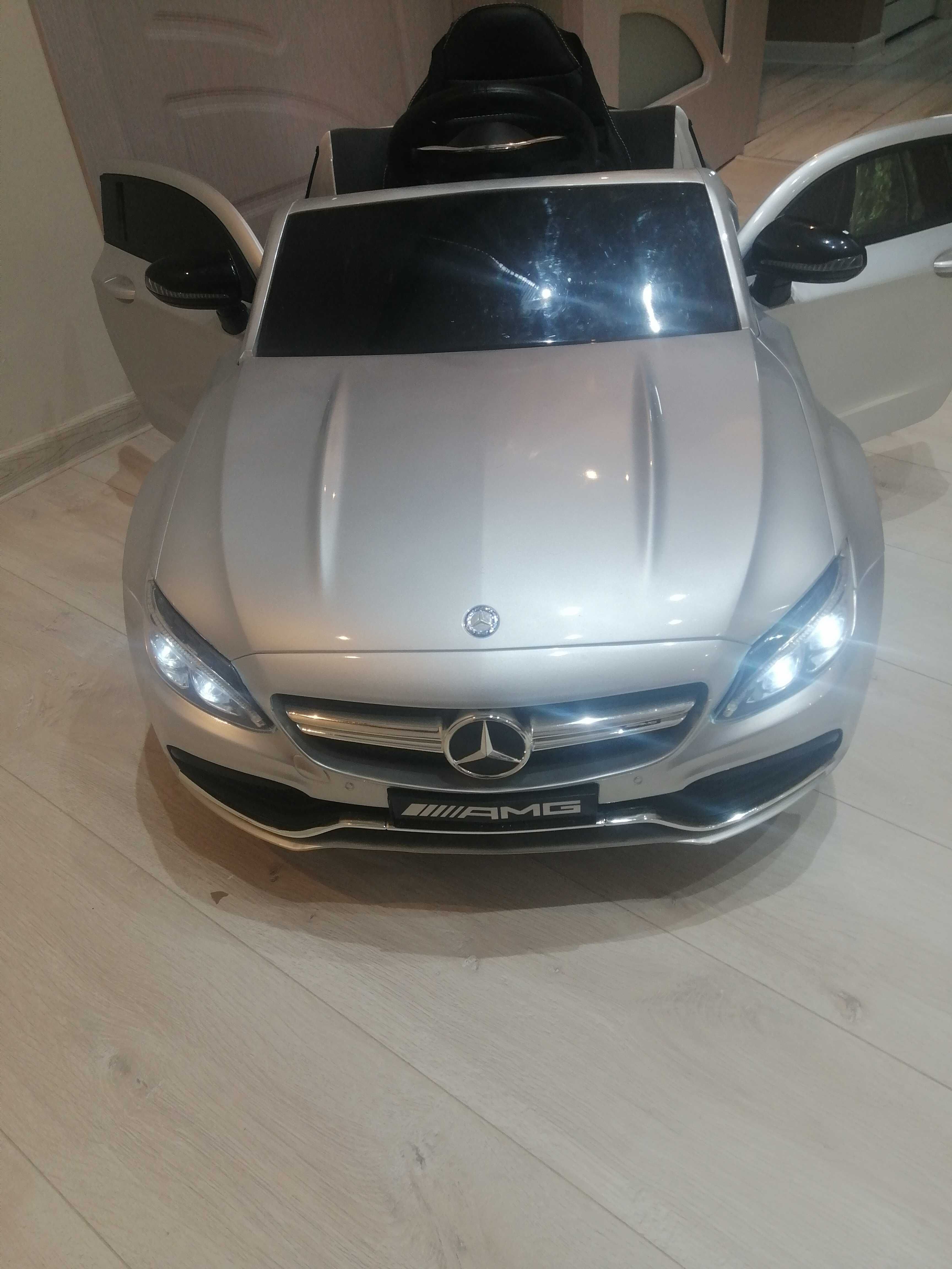 Акумулаторна кола Mercedes Benz C63 AMG, 12V ДИСТАНЦИОННО управление