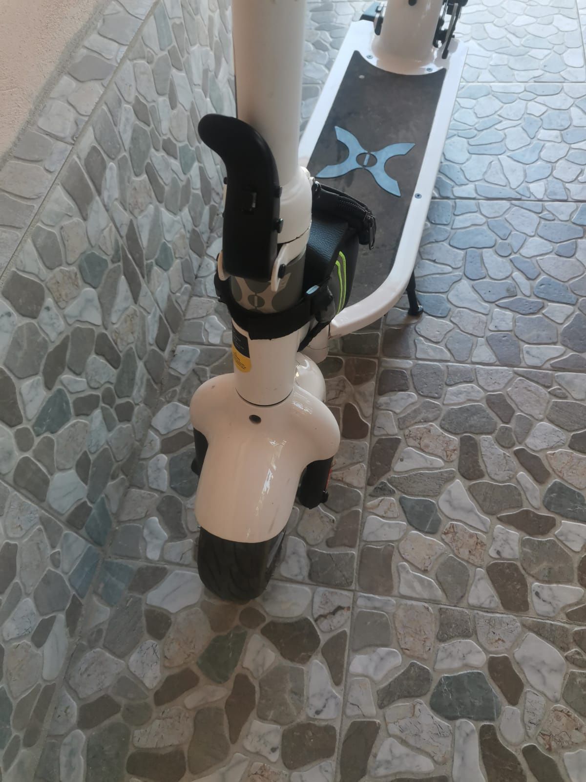 Vând trotineta electrică ,,LEXGO A10,,