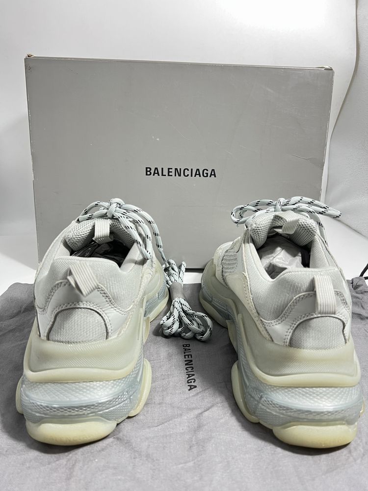 Balenciaga Triple S 2025