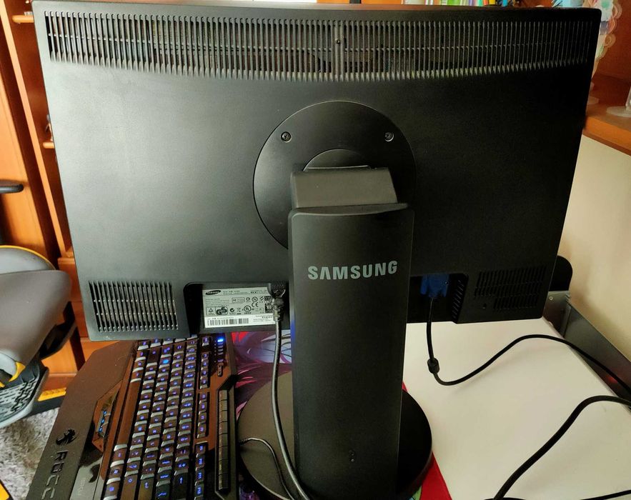 Монитор 24 инча Samsung SyncMaster 2443BW