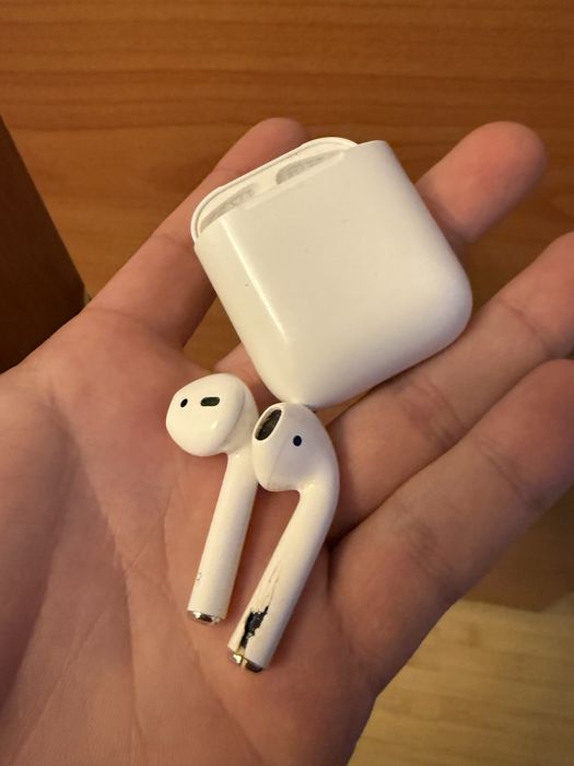 Casti Apple Airpods 2 cu o casca defecta