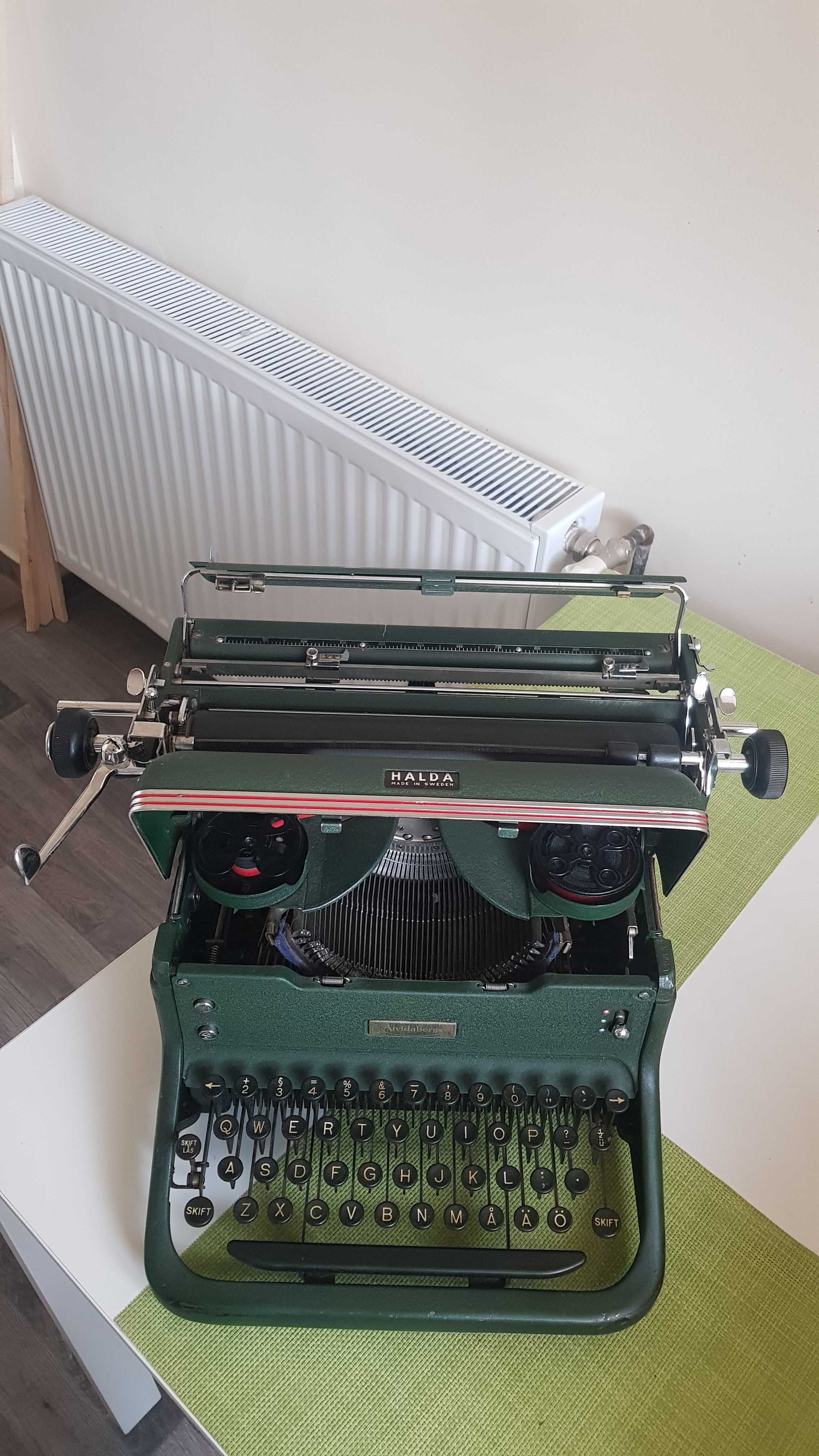 Masina de scris de colectie HALDA "Made in Sweden" anul 1950, 15 kg