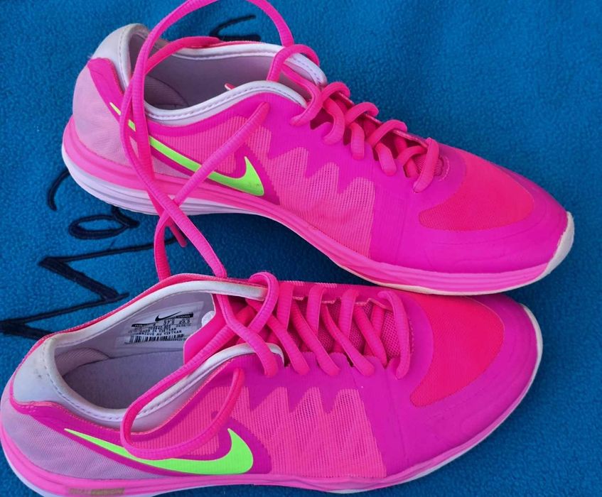 Nike оригинални дамски сникърси 37.5 номер