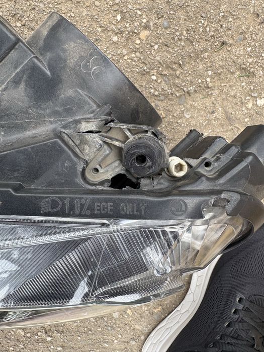 Far Stanga Skoda Superb 3 original bi-xenon adapitv 2016-2019