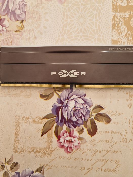 Plăcută de 16 gb de ram