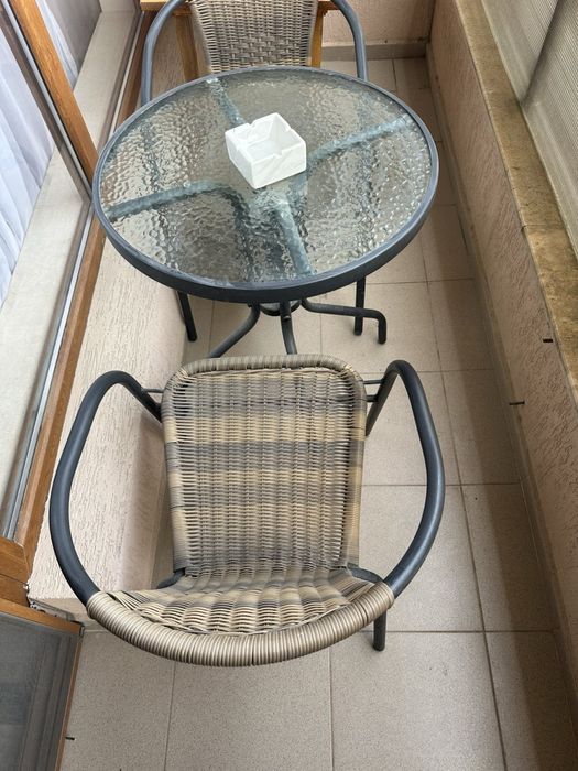 Маса с два стола