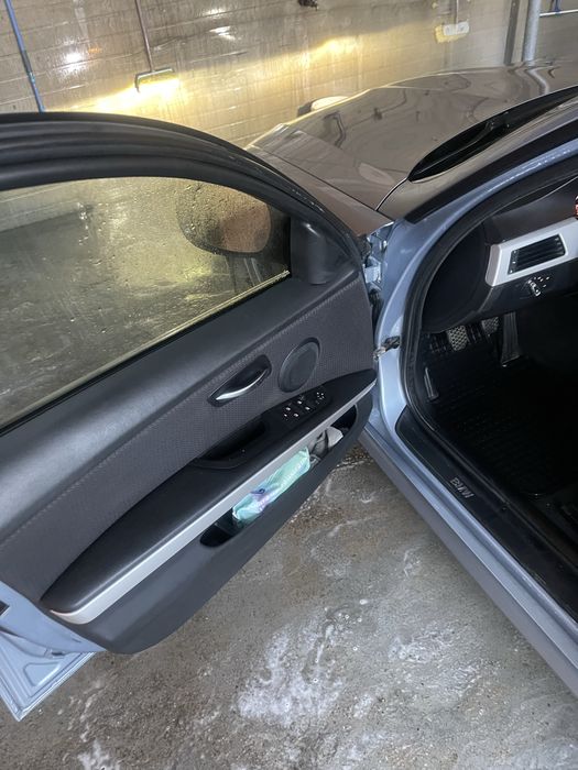 Schimb cu Platforms auto,dau diferenta/Bmw 320/177Cp/Euro 5/2009