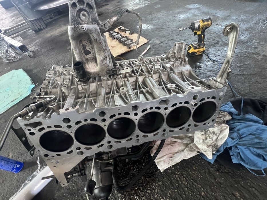 Блок с бутала 286кс 535D 335D M57D30 X5 X3 SD