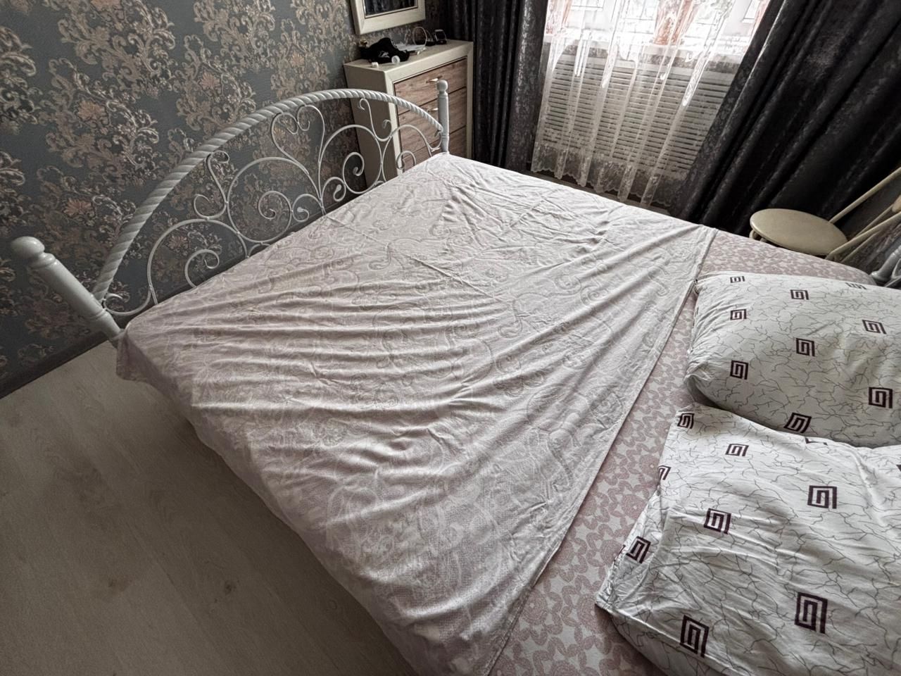 Кровать с матрасом