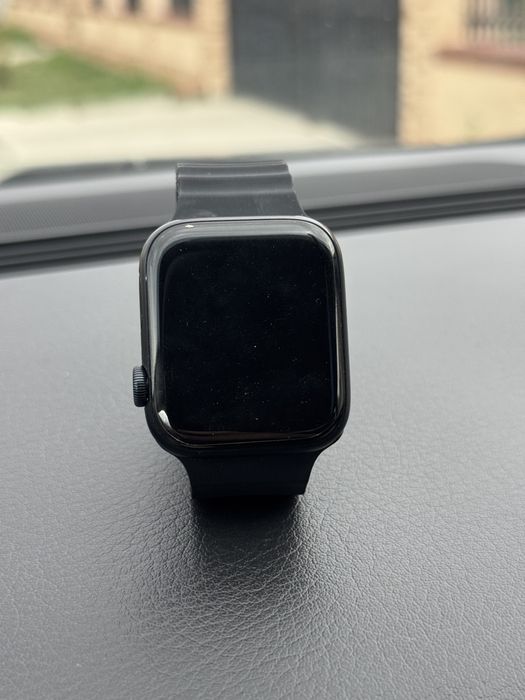 Apple Watch SE (2024)