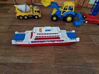 продам игрушки: строительные машины и корабль, качество хорошее