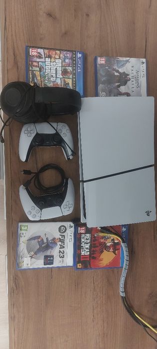 PlayStation 5 - 2 manete - 4 jocuri - casti