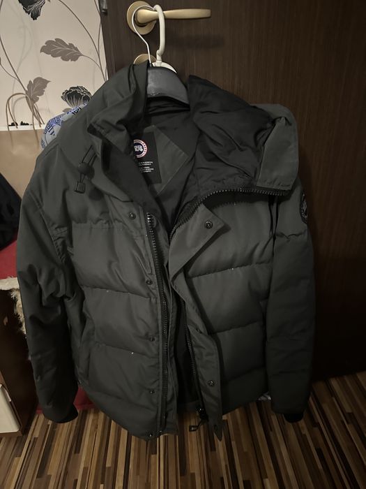 Vand geaca canada goose