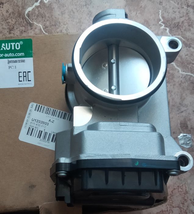 Дроссельная заслонка  новая Логан,Ниссан, Сандеро